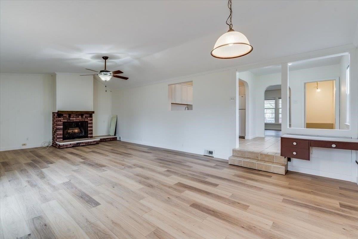 1544 N Sedgwick St - Photo 6 of 35