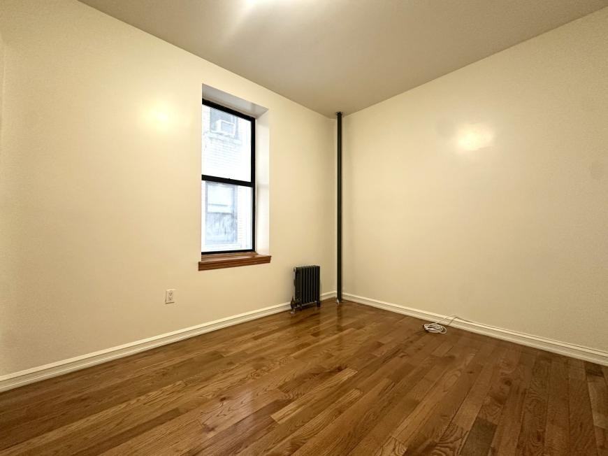 610 W 150th St - Photo 5 of 9