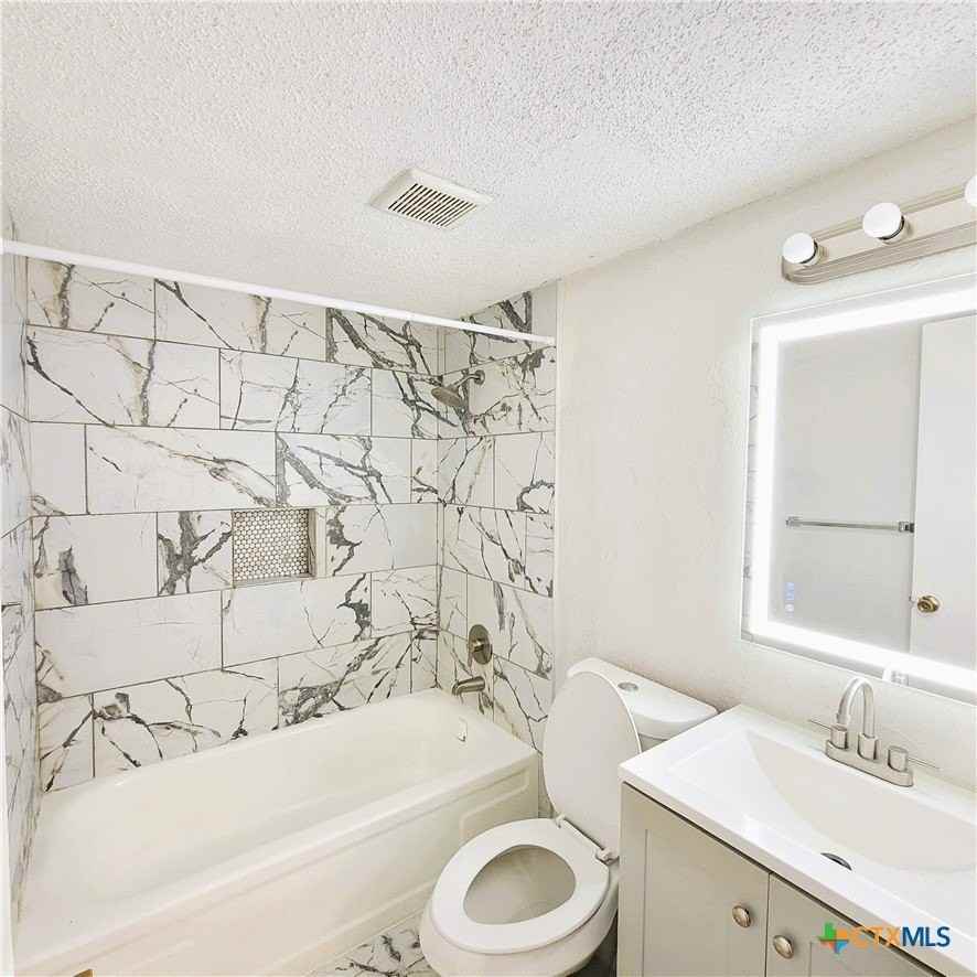 1901 N 10th St #3 - Photo 5 of 10