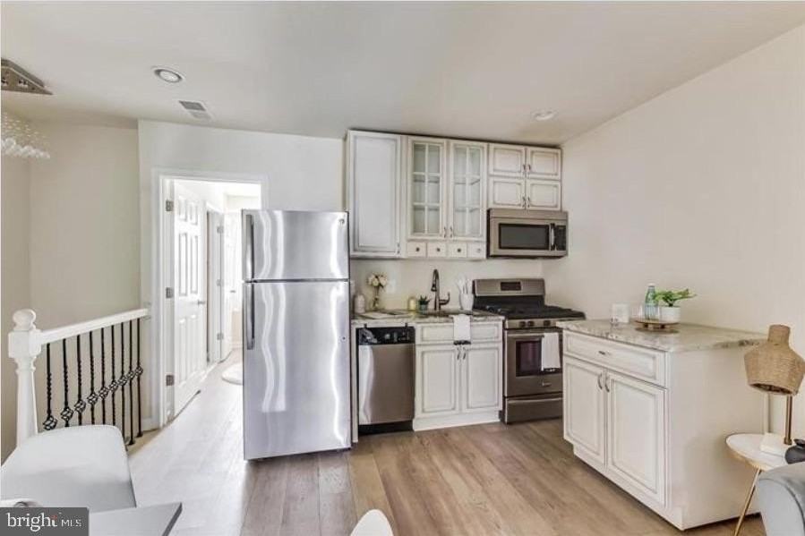 1720 H St Ne #B - Photo 5 of 29