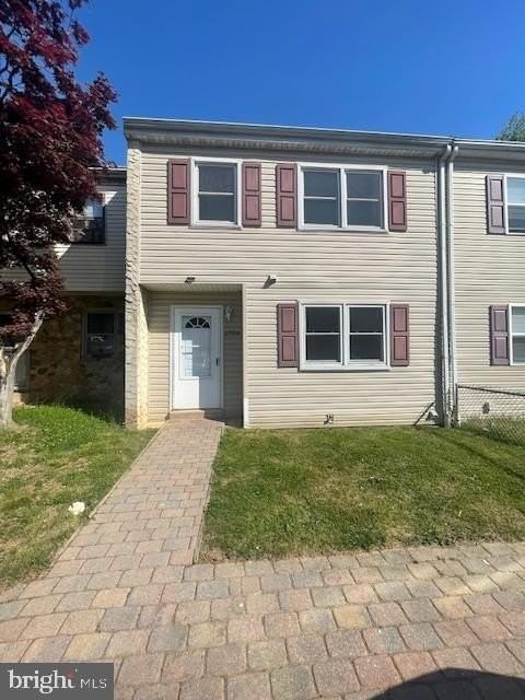 1704 Barnaby St - Photo 2 of 25