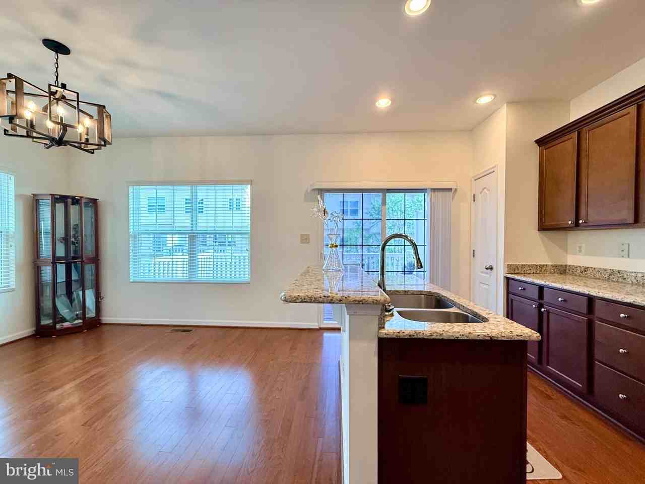 3517 Seagrass Ln - Photo 7 of 33