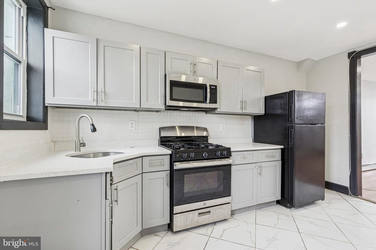 5221 Linden Heights Ave - Photo 2 of 14