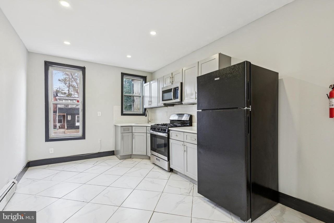 5221 Linden Heights Ave - Photo 3 of 14