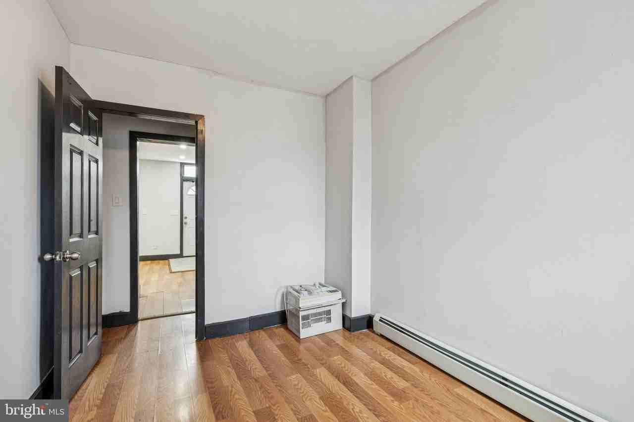 5221 Linden Heights Ave - Photo 7 of 14