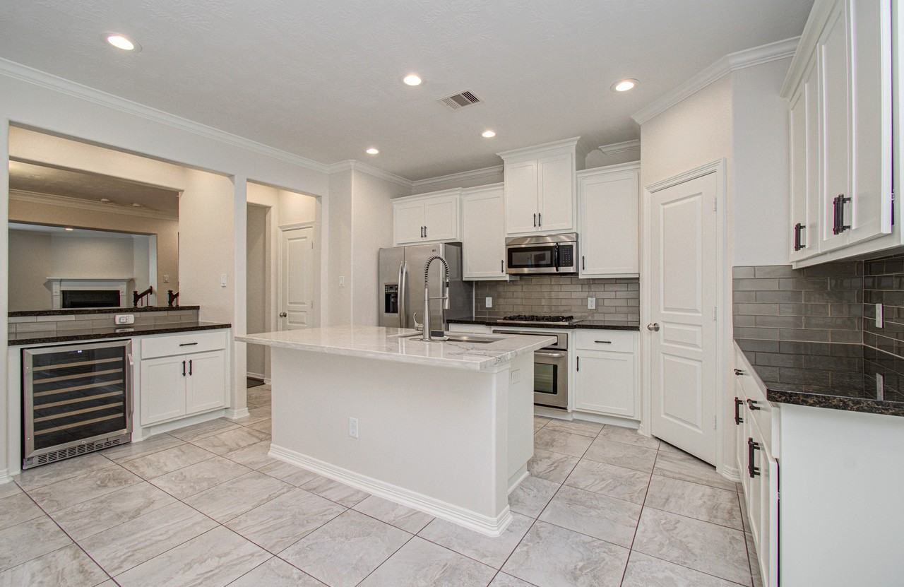 4908 Crawford St #1 - Photo 4 of 50