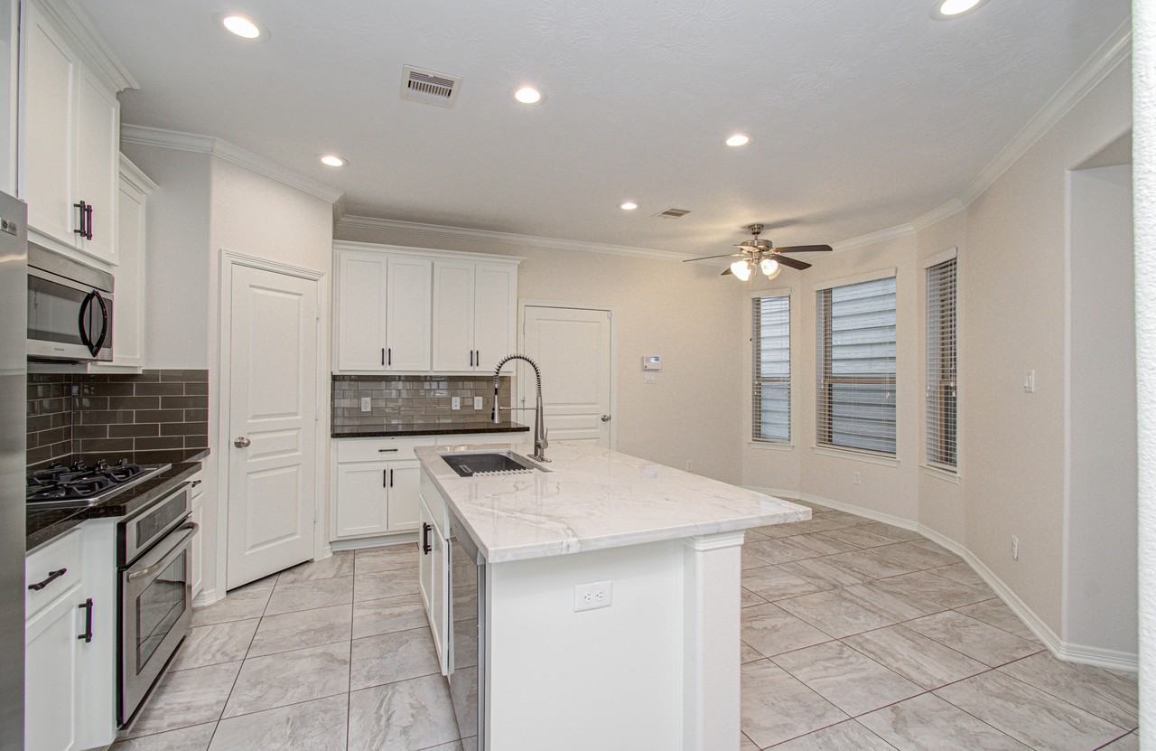 4908 Crawford St #1 - Photo 6 of 50