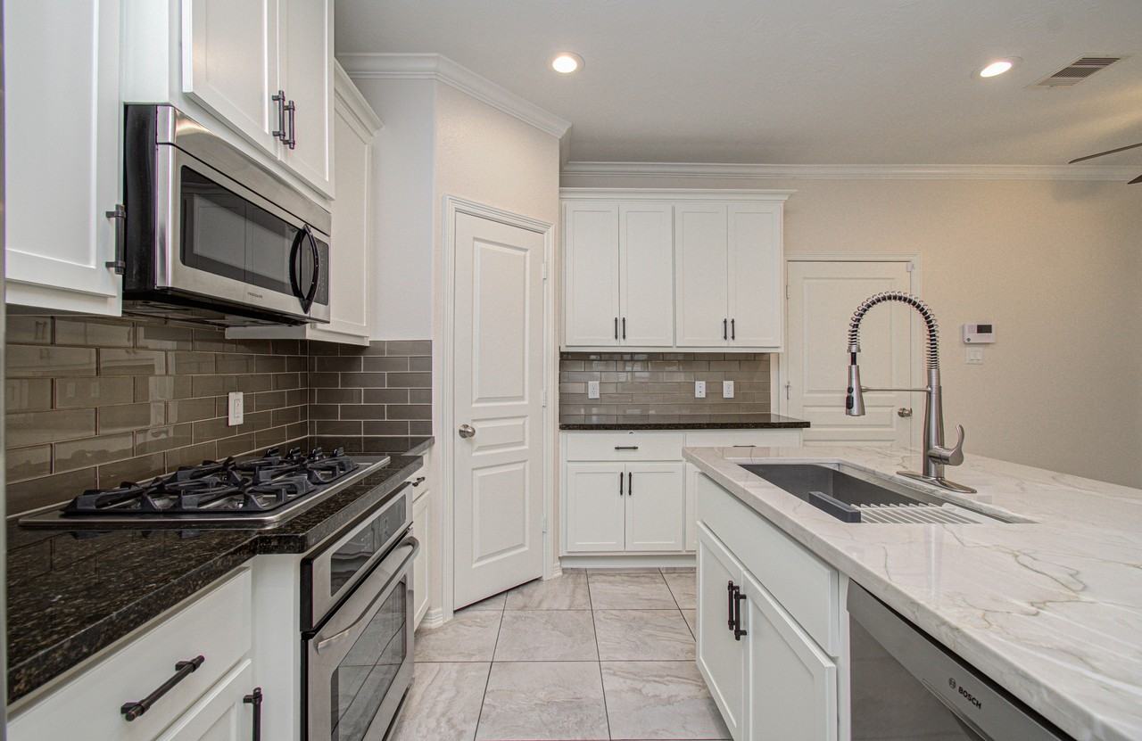 4908 Crawford St #1 - Photo 7 of 50