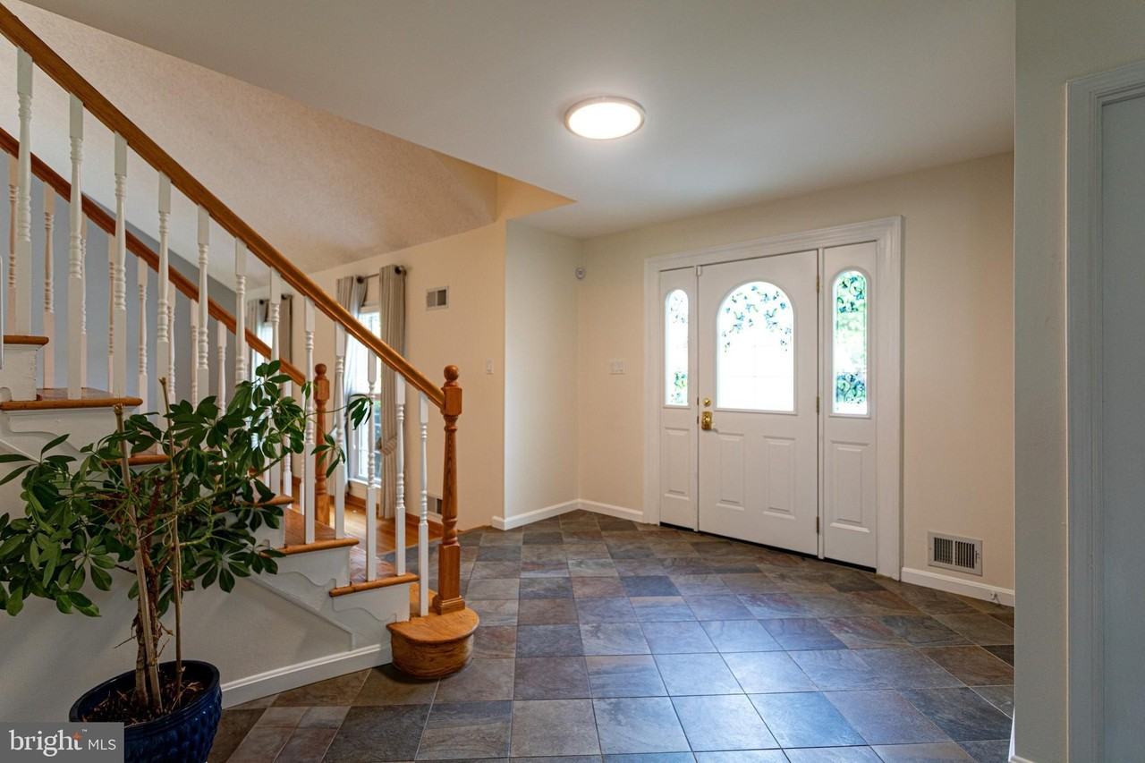 14912 Emory Ln - Photo 5 of 50