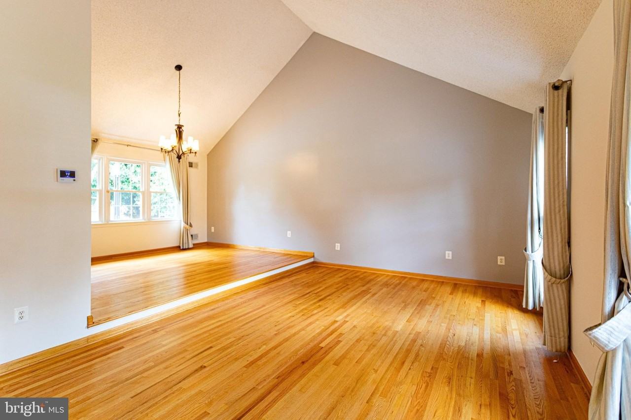 14912 Emory Ln - Photo 6 of 50