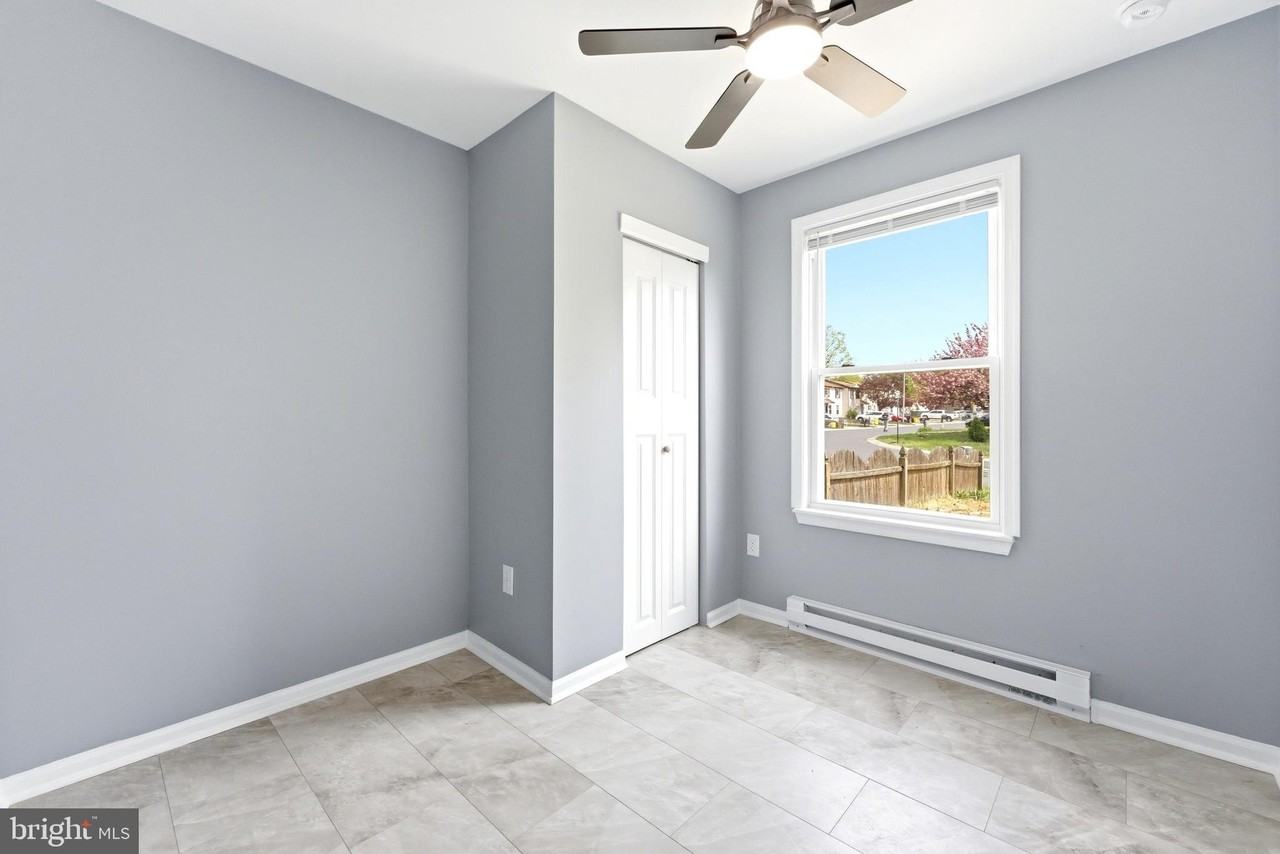 79 Edinshire Rd - Photo 4 of 20