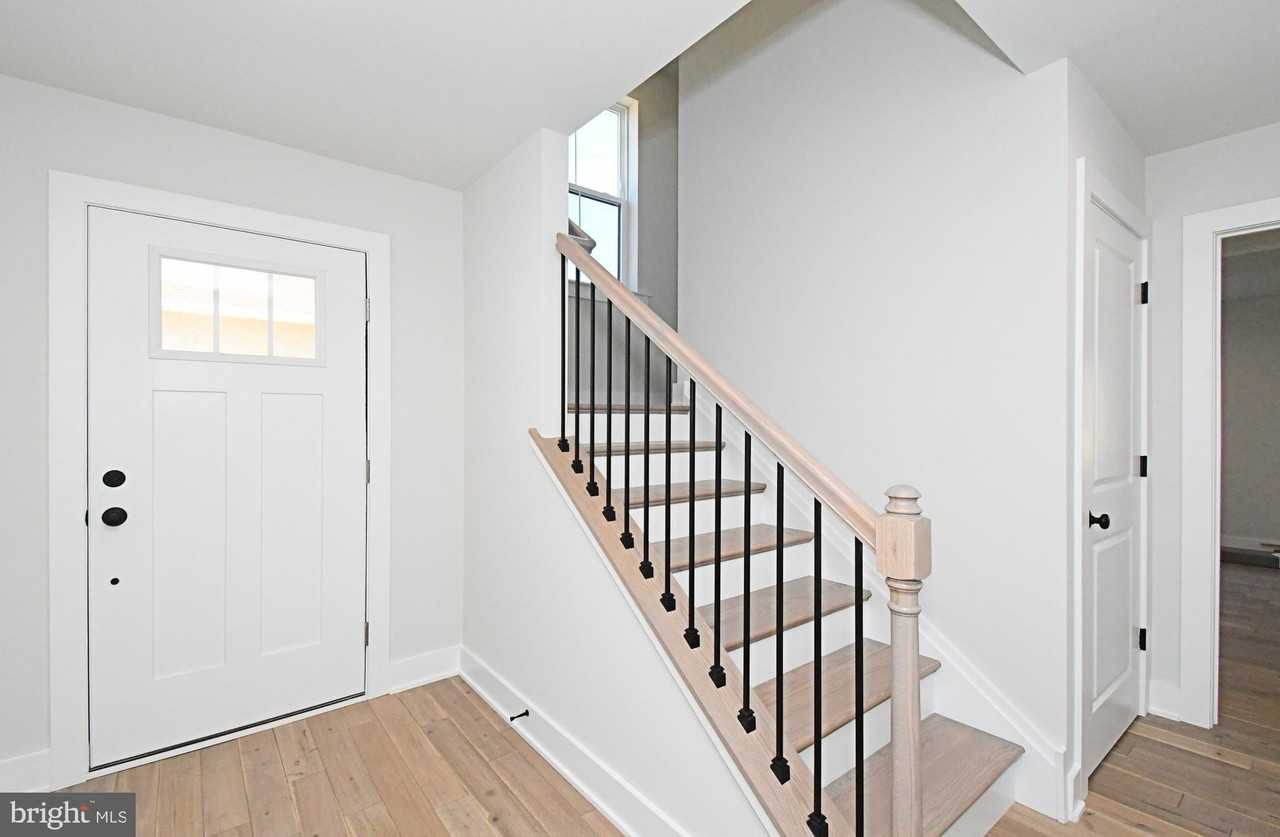 51 W Clymer Ave - Photo 2 of 18