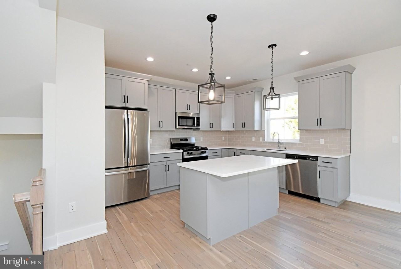 51 W Clymer Ave - Photo 3 of 18