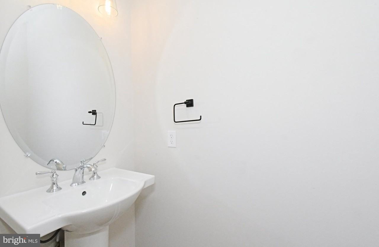 51 W Clymer Ave - Photo 7 of 18