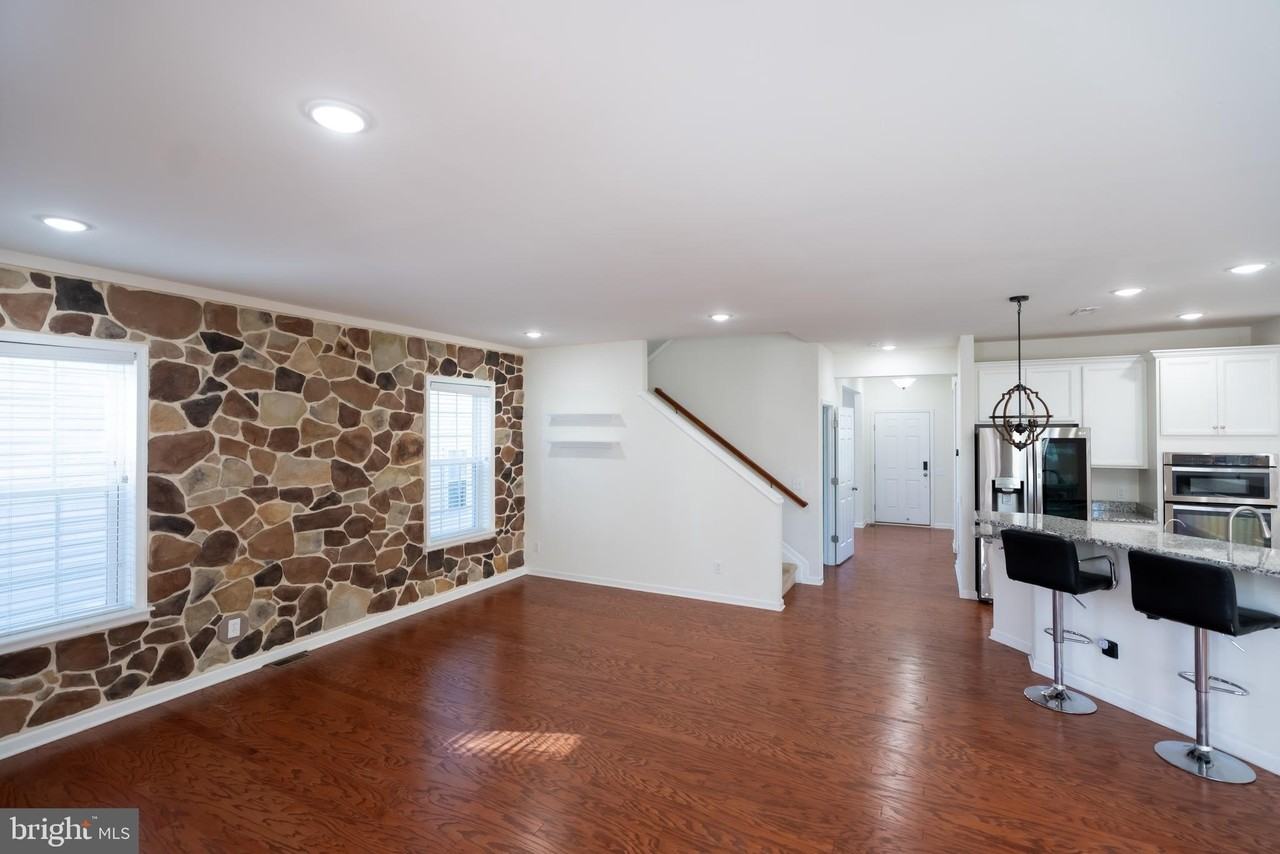 610 Kent Ct - Photo 5 of 33