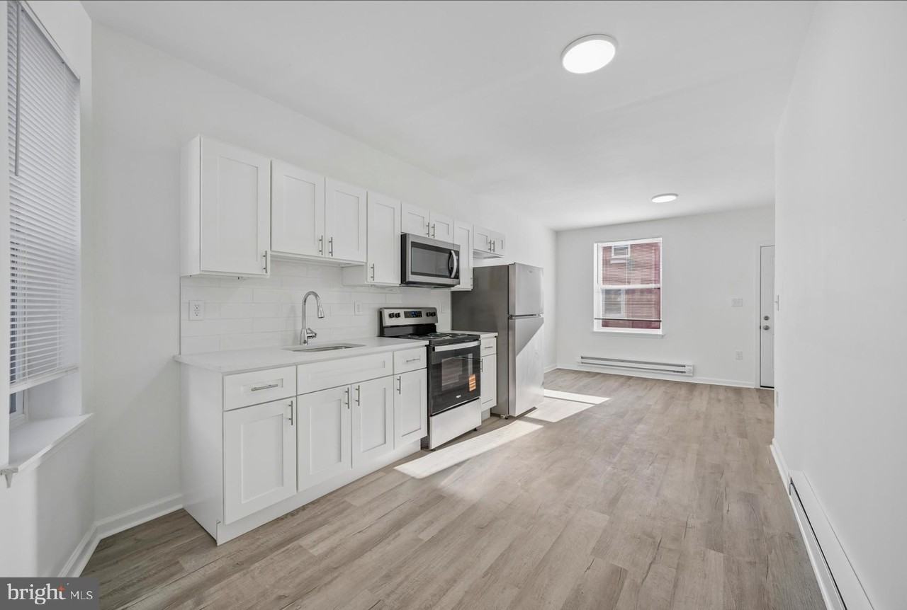 2964 N Taylor St - Photo 2 of 10