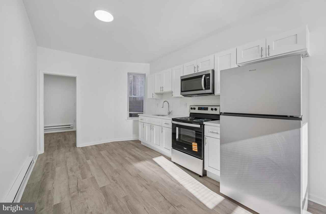 2964 N Taylor St - Photo 3 of 10