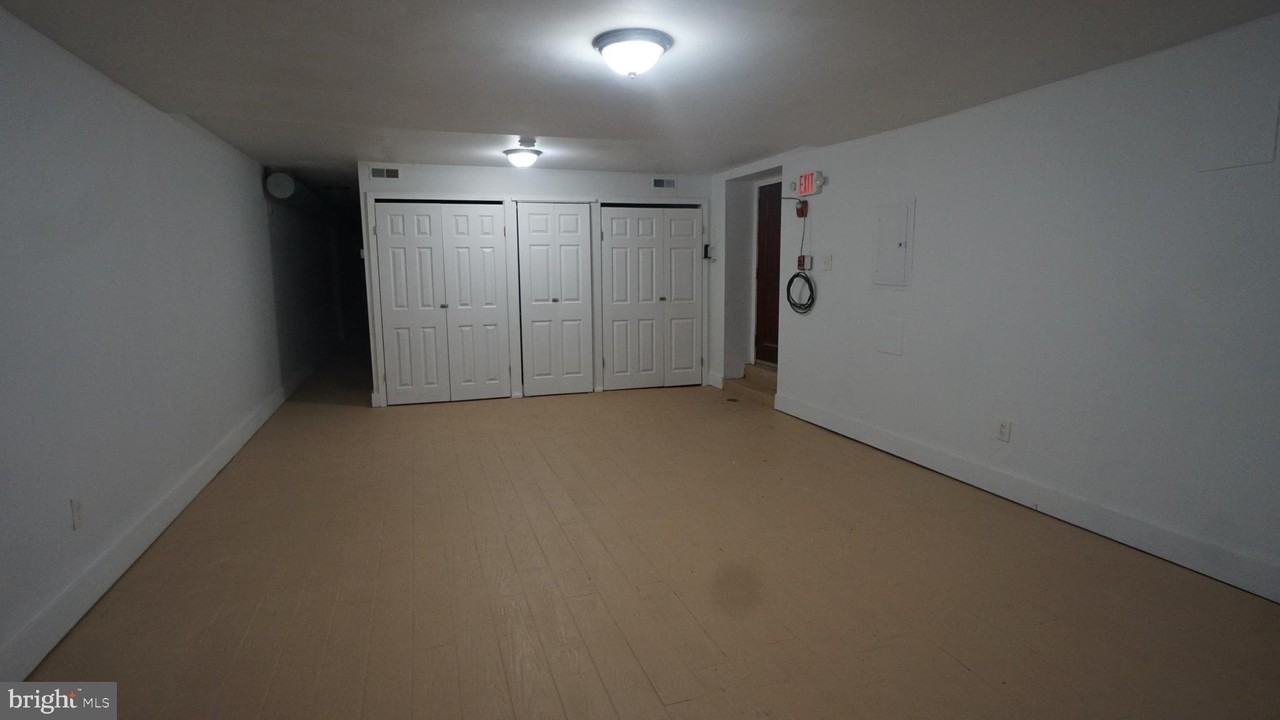 1921 W Diamond St - Photo 3 of 7