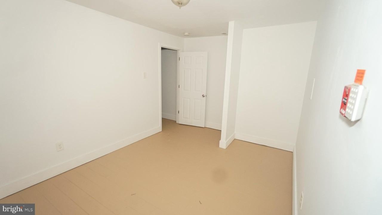 1921 W Diamond St - Photo 5 of 7