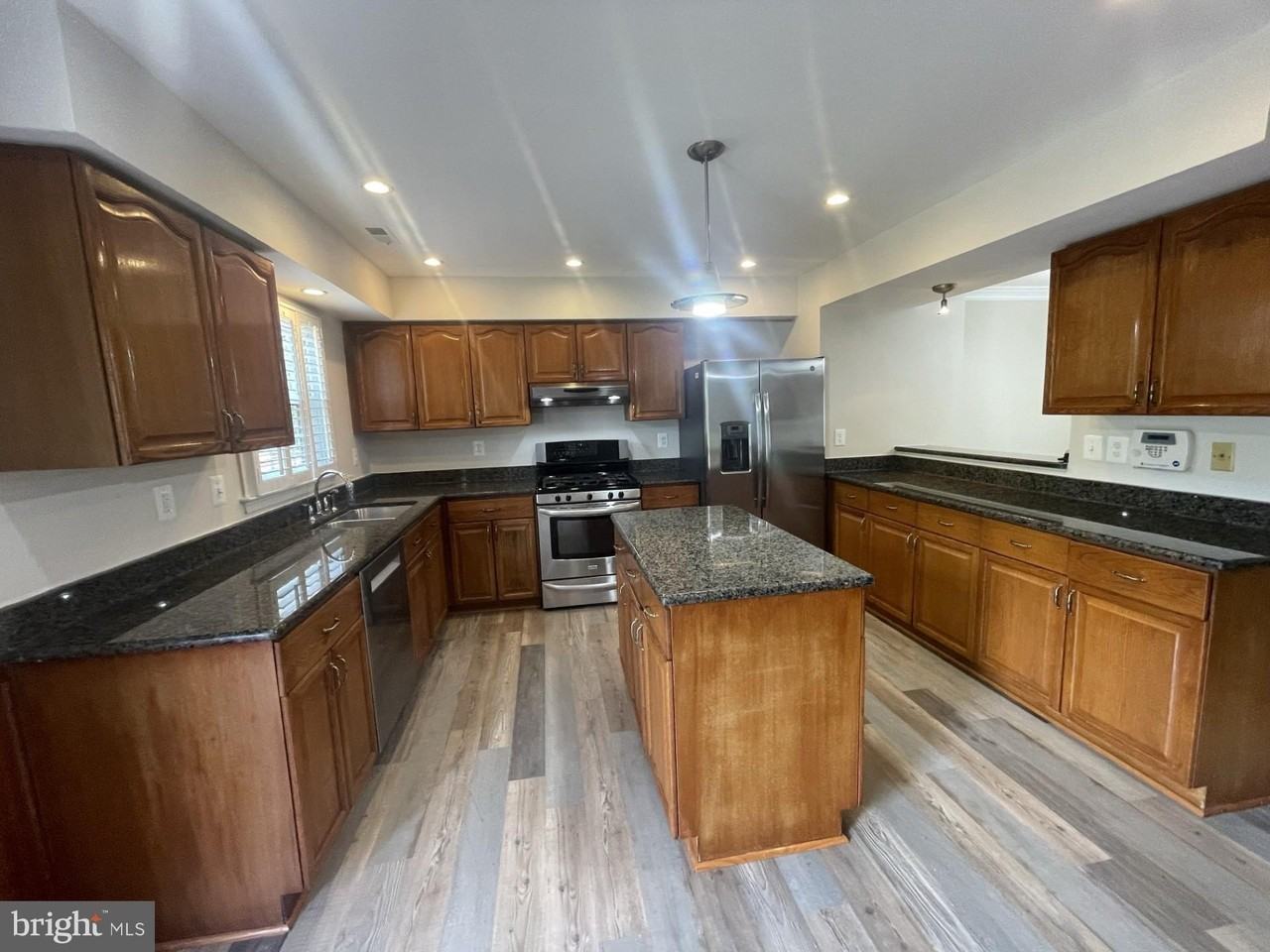 8845 Eagle Rock Ln - Photo 7 of 41