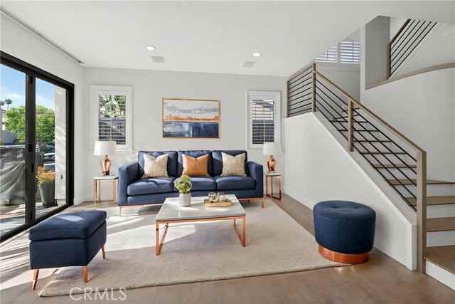 517 Fernleaf Ave - Photo 2 of 8