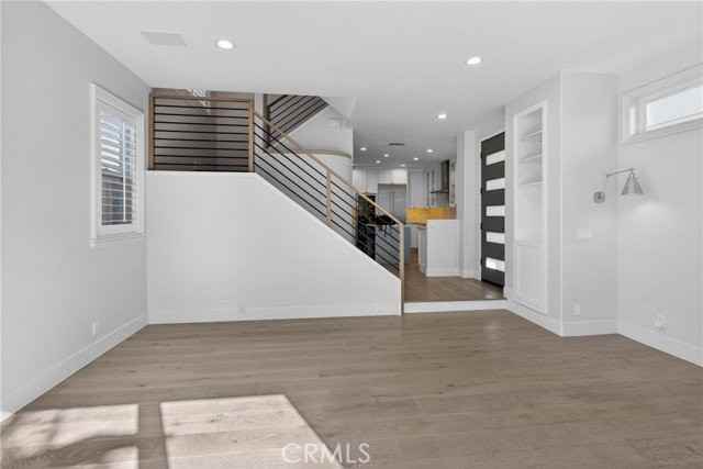 517 Fernleaf Ave - Photo 4 of 8