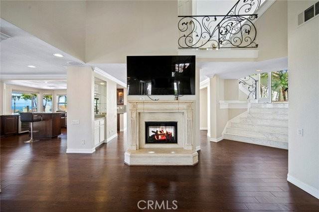 27 New York Ct - Photo 3 of 8