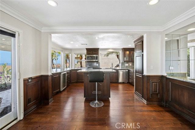 27 New York Ct - Photo 4 of 8