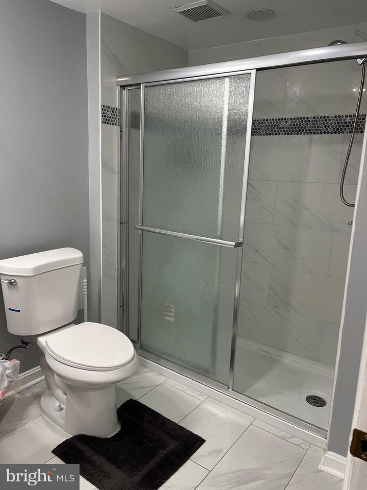 1422 E St #BS - Photo 5 of 19