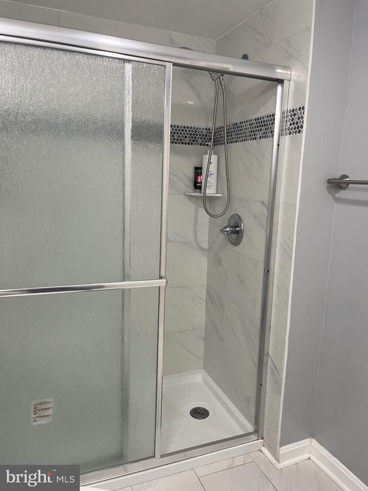 1422 E St #BS - Photo 6 of 19