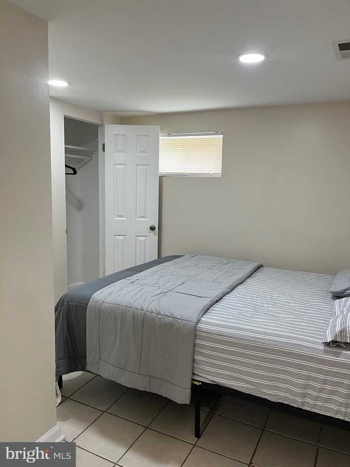 1422 E St #BS - Photo 7 of 19