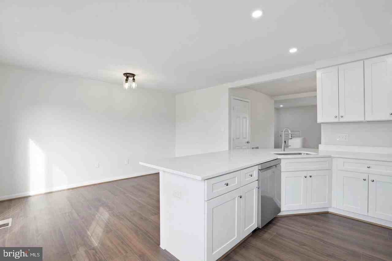 14275 Newbern Loop - Photo 5 of 34