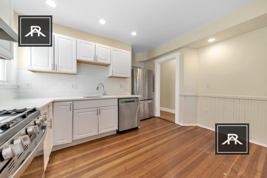 33 Champney St - Photo 4 of 10