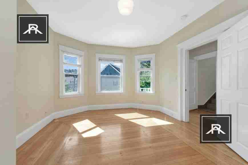 33 Champney St - Photo 6 of 10