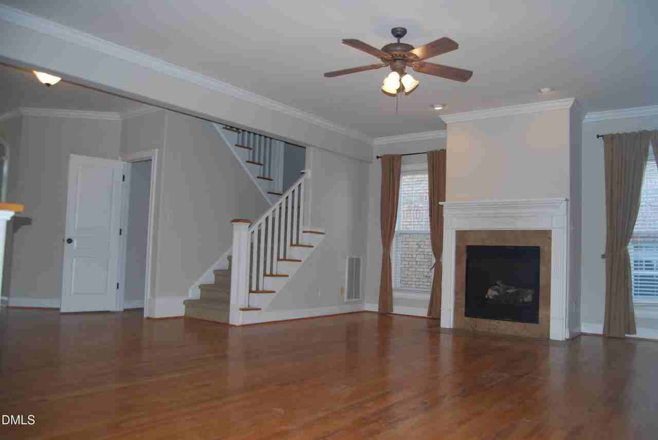 1217 Town Side Dr - Photo 3 of 26