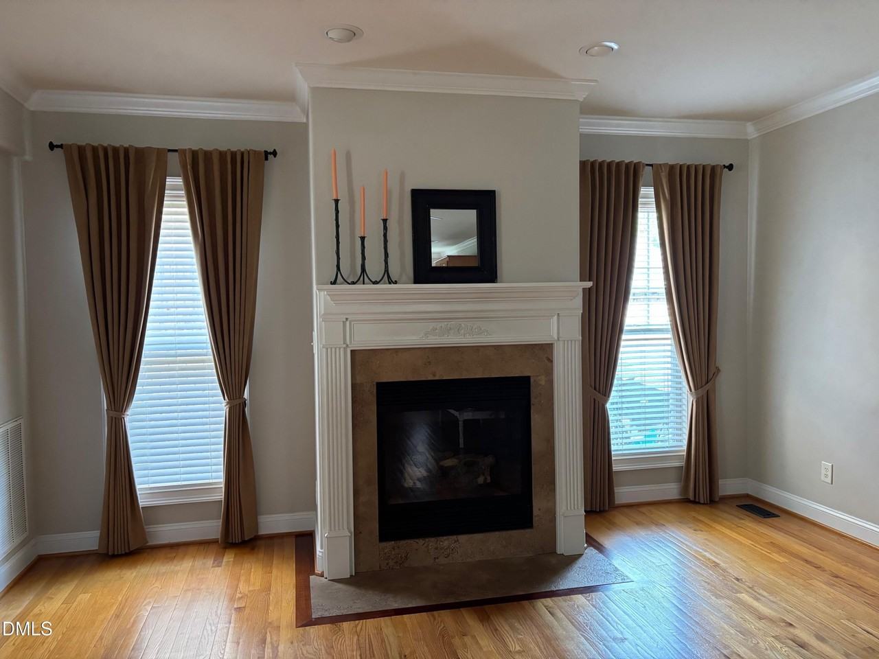 1217 Town Side Dr - Photo 5 of 26