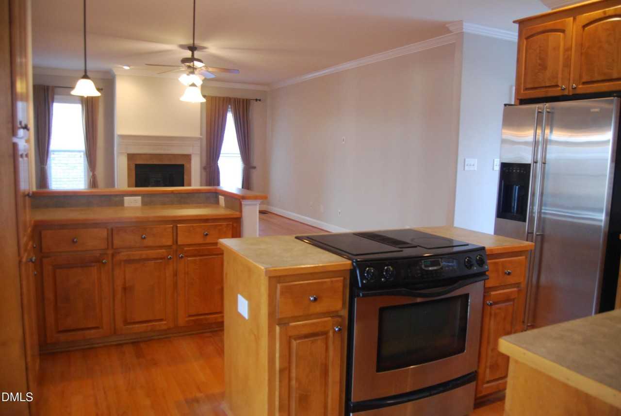 1217 Town Side Dr - Photo 6 of 26