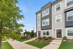 featured image of 413 N Fisher St