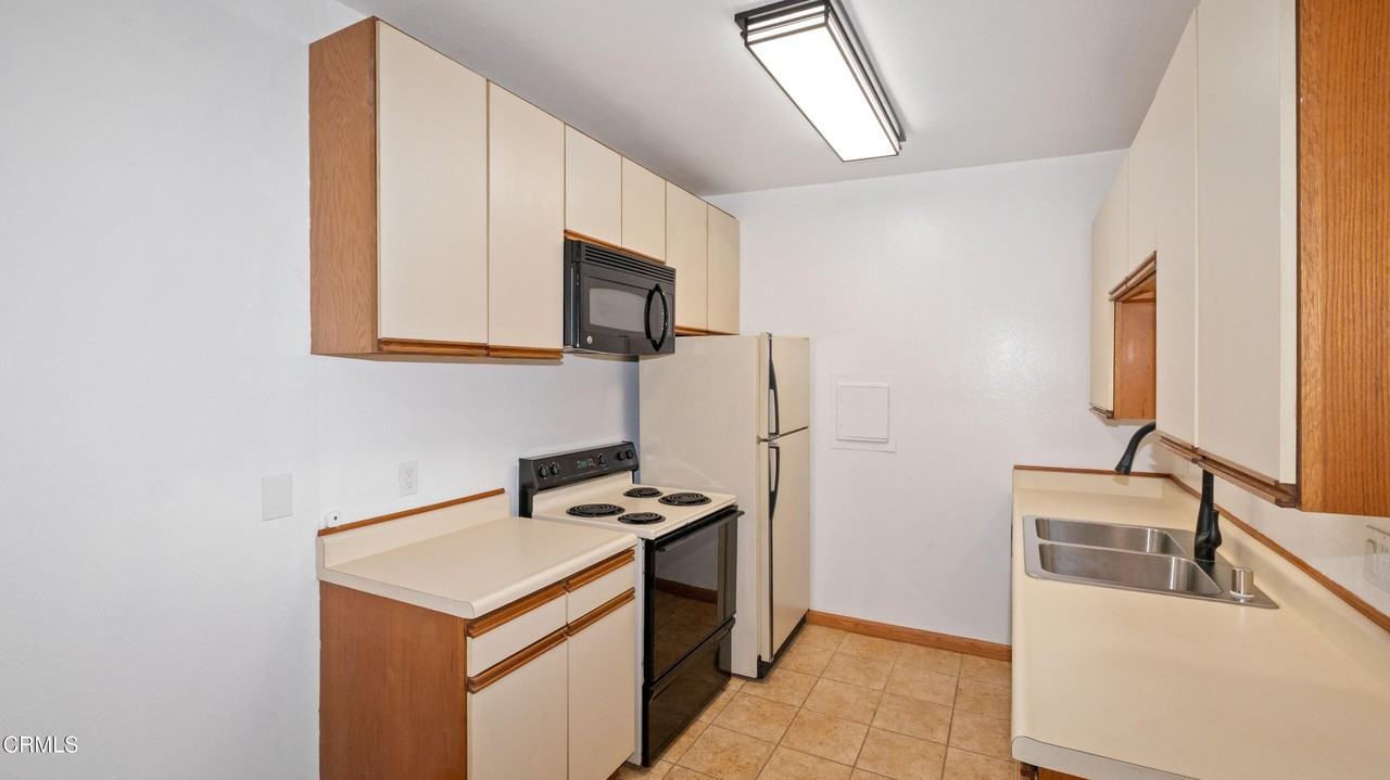 1707 Pacific Coast Hwy #320 - Photo 5 of 17