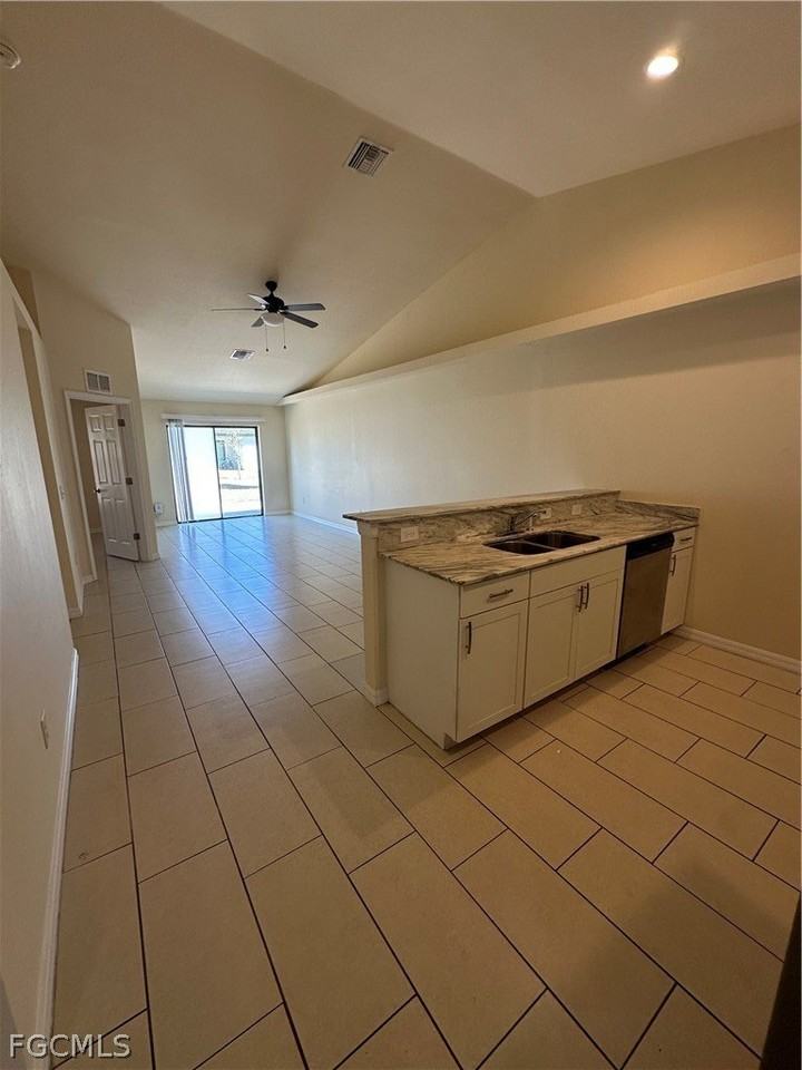 4521 Sw 9th Ave - Photo 5 of 24