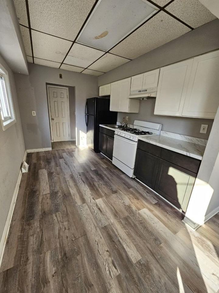 37 Mills Rd - Photo 2 of 10