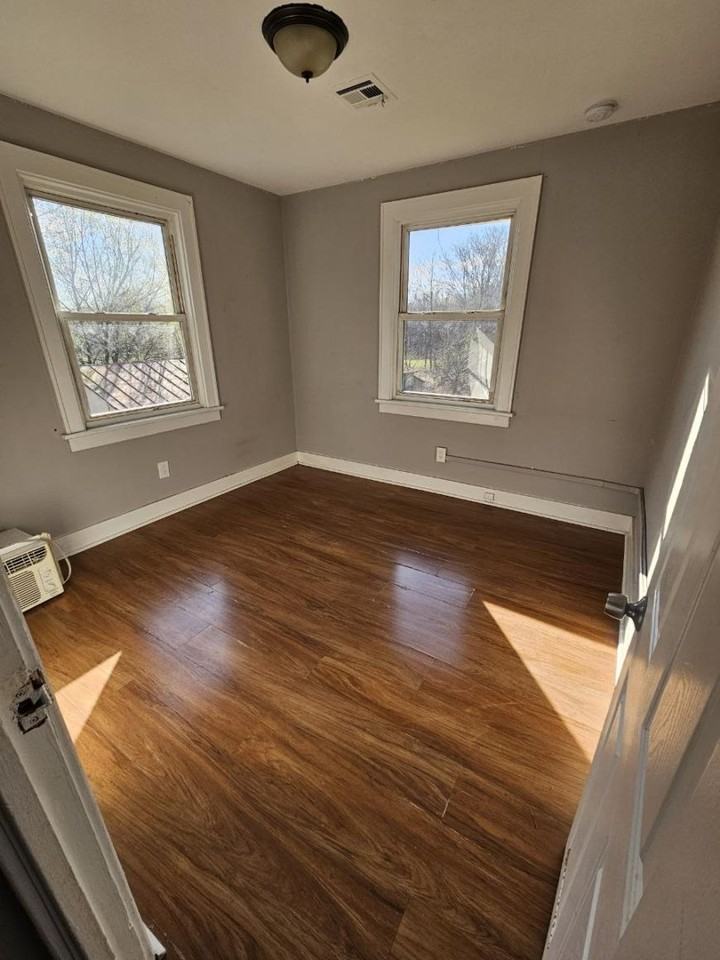 37 Mills Rd - Photo 5 of 10