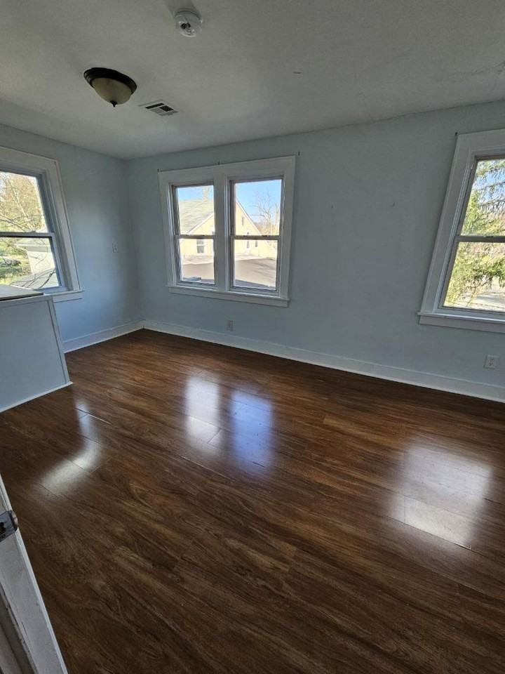 37 Mills Rd - Photo 7 of 10