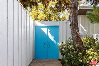 4965 Calvin Ave - Photo 2 of 8