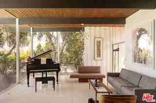 4965 Calvin Ave - Photo 4 of 8