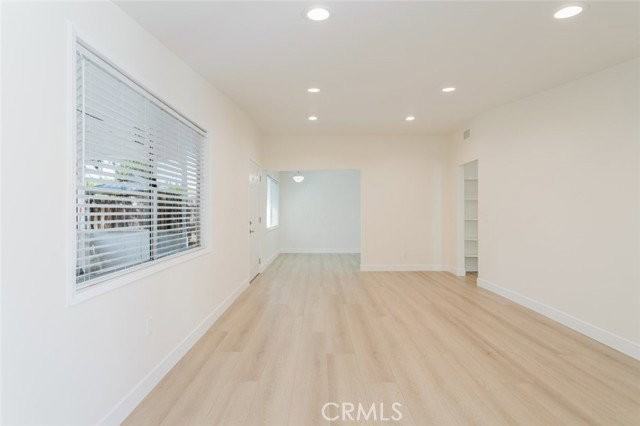 16404 Donmetz St - Photo 3 of 8
