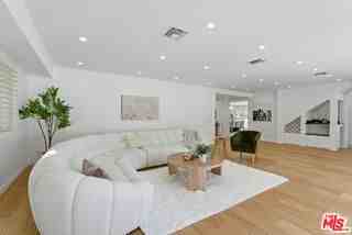 5220 Melvin Ave - Photo 4 of 8