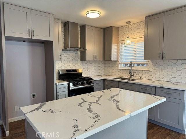 22908 Lull St - Photo 5 of 8