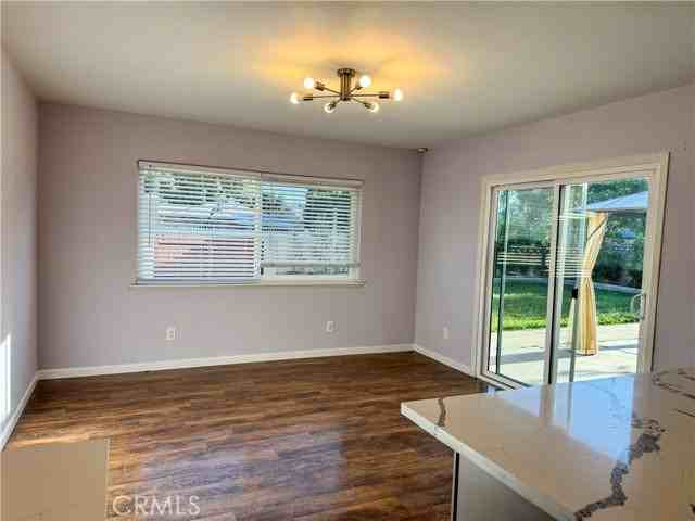 22908 Lull St - Photo 6 of 8