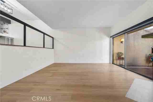 18417 Collins St #D - Photo 7 of 8